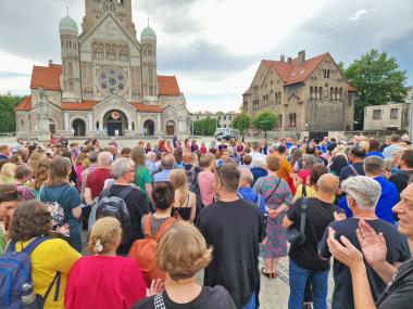Kościół i plener czyli śpiewamy dla publiczności